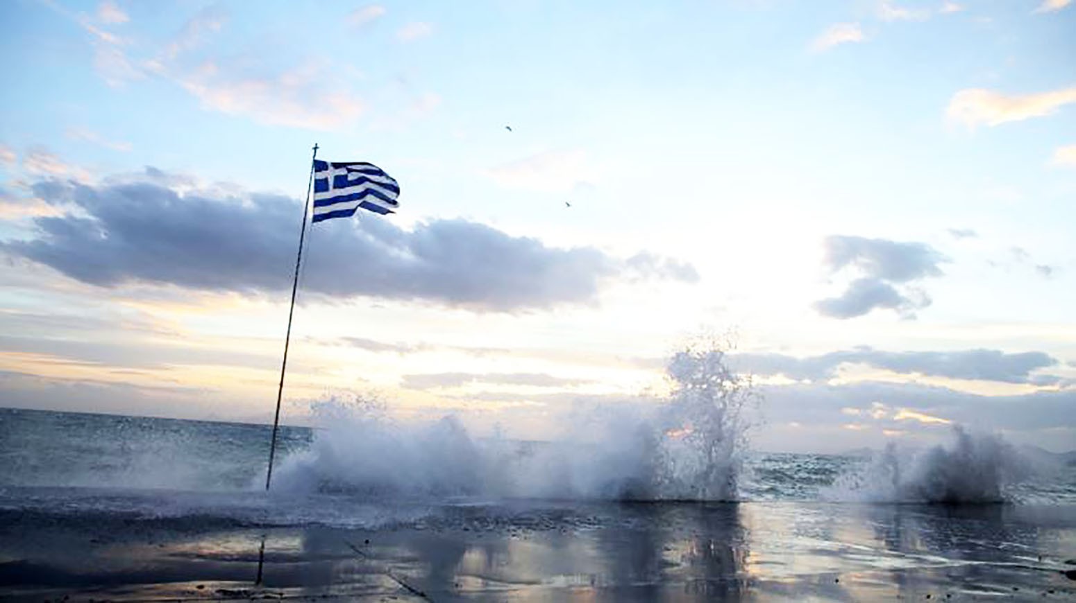 Καιρός: Πτώση της θερμοκρασίας με θυελλώδεις ανέμους έως και 9 μποφόρ