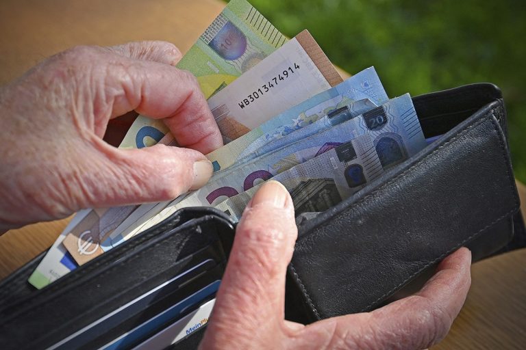 Πληρωμή συντάξεων Αυγούστου 2025: Ποιες πληρωμές ξεκινούν από σήμερα το απόγευμα