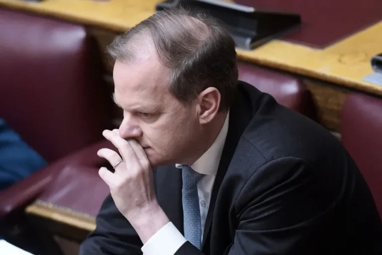 Με 157 ψήφους υπέρ, παραπέμπεται στο Δικαστικό Συμβούλιο ο Κώστας Αχ. Καραμανλής