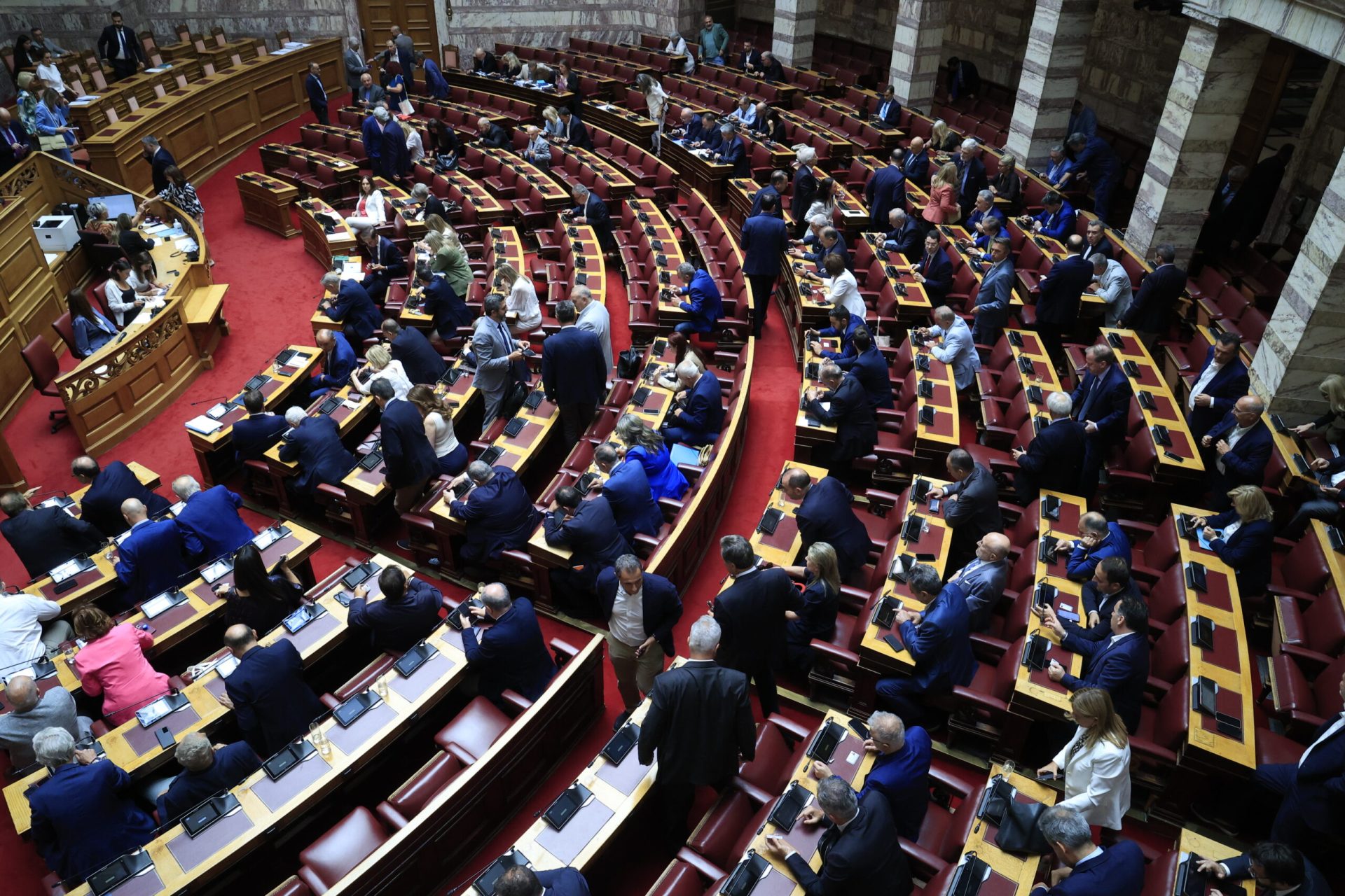 Τέμπη: Στην αρμόδια επιτροπή της Βουλής η συζήτηση επί του πορίσματος για τον Κ. Καραμανλή