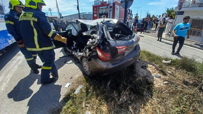 Πάτρα: Βίντεο με τη στιγμή της σύγκρουσης του Προαστιακού με αυτοκίνητο στην Ανθείας