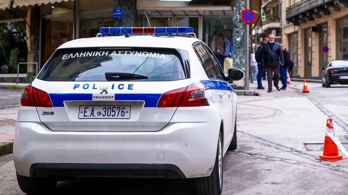 Φρίκη στο Ίλιον: 20χρονος έλουσε το κεφάλι 16χρονου με αντισηπτικό και του έβαλε φωτιά
