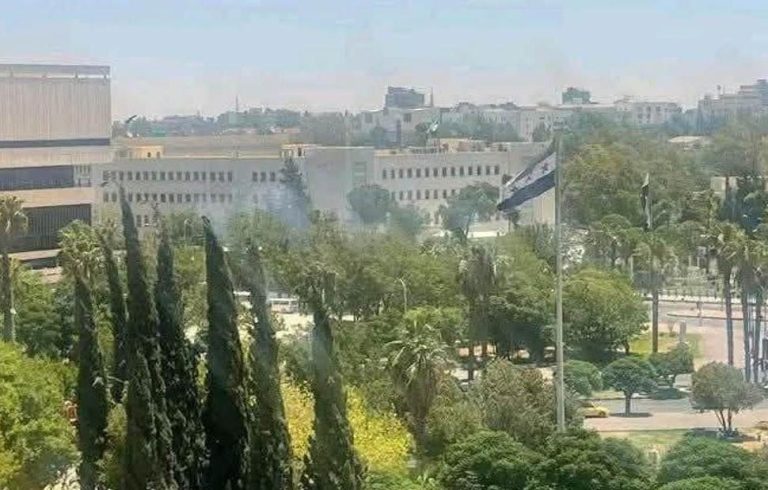 Το Ισραήλ χτύπησε τη Δαμασκό: Επίθεση στο αρχηγείο του Γενικού Επιτελείου