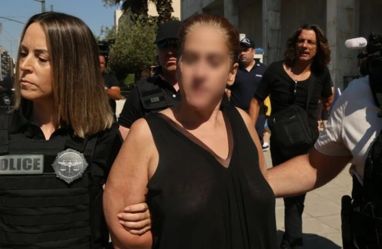 Έγκλημα στην Αγία Παρασκευή: Στον εισαγγελέα η πρώην σύζυγος του καθηγητή και οι τέσσερις συνεργοί της