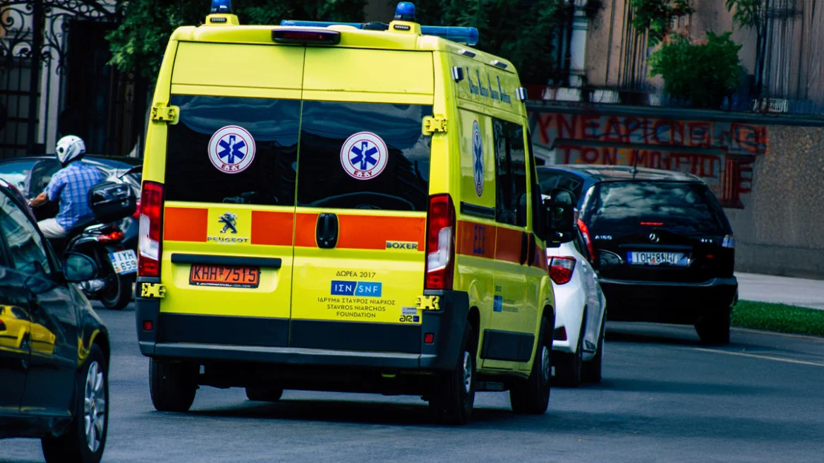 54χρονη έπεσε από τον φωταγωγό διαμερίσματος δευτέρου ορόφου