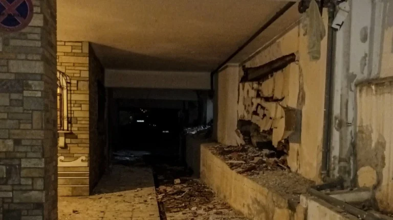 Ισχυρή έκρηξη σε πολυκατοικία στη Θεσσαλονίκη – Πιθανή τρομοκρατική ενέργεια