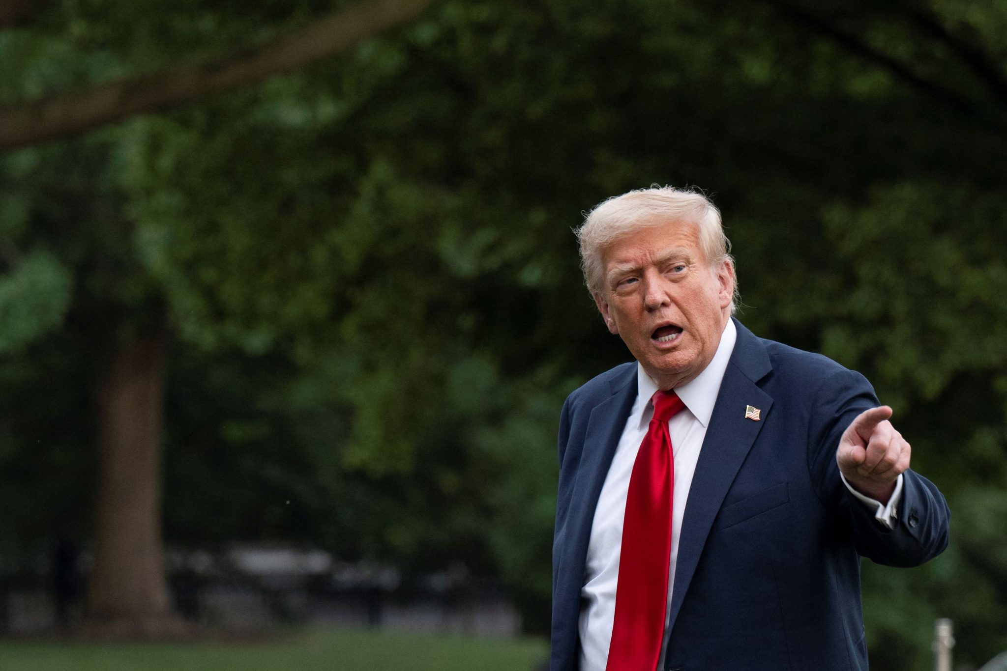 Τραμπ: Πώς μπορεί να τον τελειώσει ο Έπσταϊν μέσα από τον τάφο;