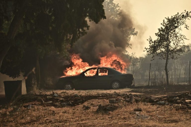 Καίγονται σπίτια σε Δροσοπηγή, Μεσσηνία – Στις φλόγες Κύθηρα, Εύβοια 