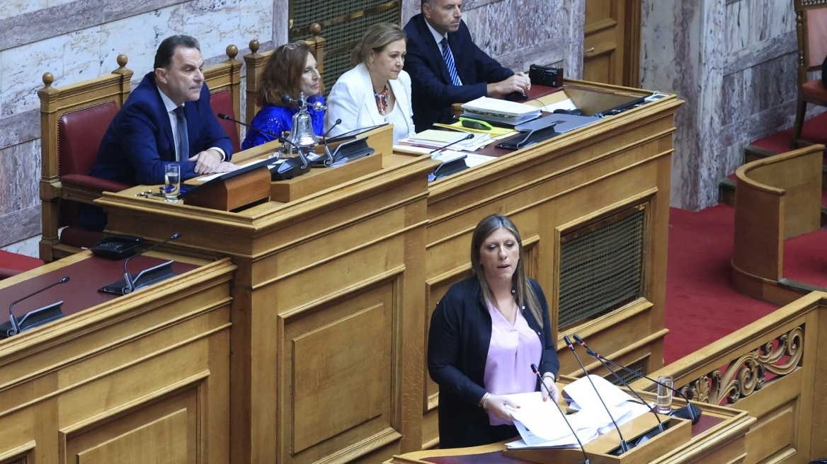 Νέο σόου της Κωνσταντοπούλου στη Βουλή: «Είστε οι χειρότεροι φασίστες» – Δείτε βίντεο