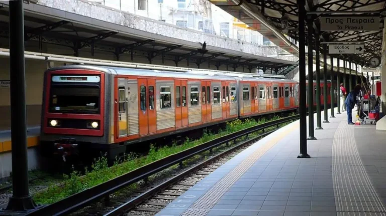 Φρικτή ζέστη στα μέσα μεταφοράς της Αθήνας: Λιποθύμησε οδηγός του ηλεκτρικού