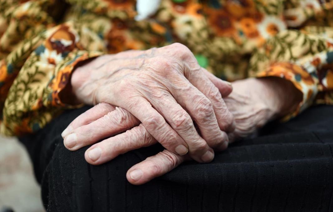 Φρίκη στα Τρίκαλα: 67χρονος συνελήφθη για τον βιασμό της 92χρονης μητέρας του