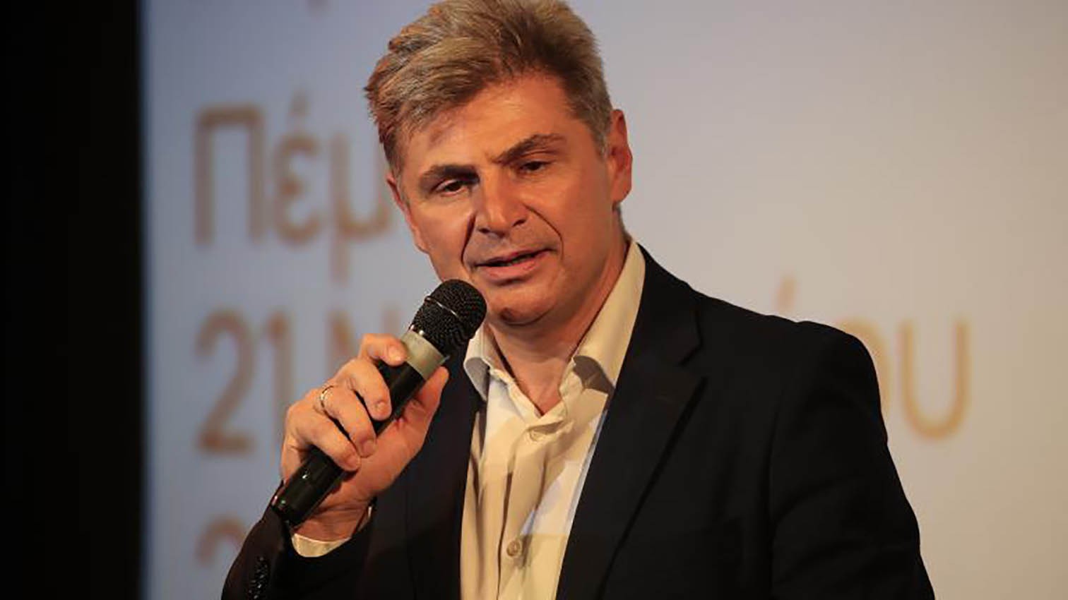 Νέα πολιτική σύγκρουση: Σφοδρή επίθεση ΝΔ σε Φαραντούρη για τις δηλώσεις του στο Action 24 – Ζητούν τη διαγραφή του