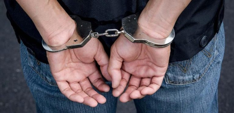 Σύλληψη τριών ατόμων που απέσπασαν 95.000 ευρώ από τραπεζικό λογαριασμό θανούσας