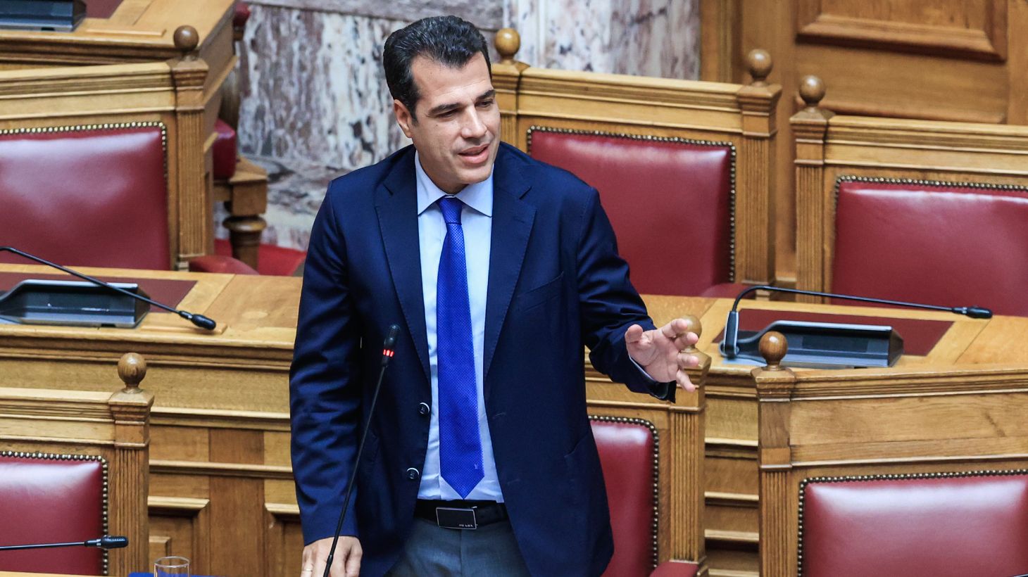 Ένταση στη Βουλή για την τροπολογία Πλεύρη – «Θέλει αίμα και νεκρούς στα σύνορα», λέει η Κωνσταντοπούλου