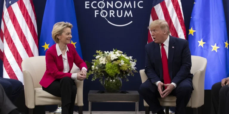 Συνάντηση Φον ντερ Λάιεν-Τραμπ την Κυριακή – Θα συζητήσουν για δασμούς