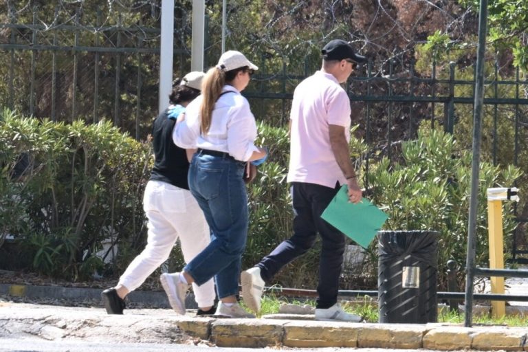 Παλαιό Φάληρο: Η 32χρονη πέταξε το φόρεμα που φορούσε όταν άφησε την κόρη της στη θάλασσα