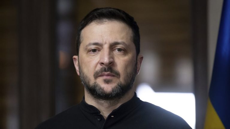 Ζελένσκι: Ζητά από τους συμμάχους να μην τους εξαπατήσει η Ρωσία