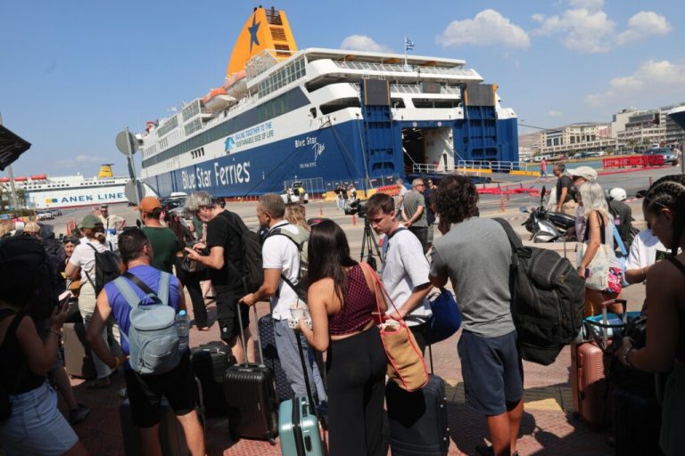 Καιρός: Θυελλώδεις άνεμοι έως 8 μποφόρ στο Αιγαίο – Δεν υπάρχει απαγορευτικό απόπλου