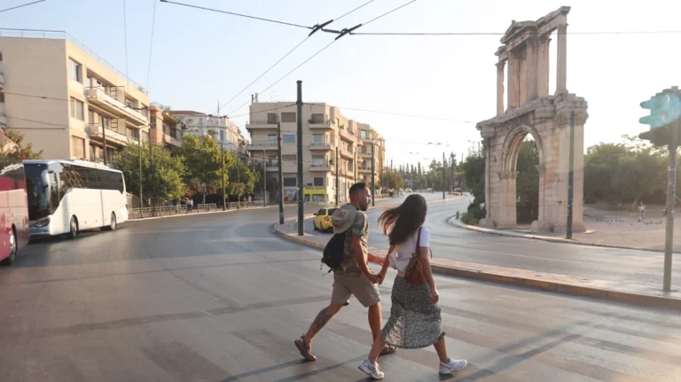 Άδειο το κέντρο της Αθήνας – Δείτε φωτογραφίες