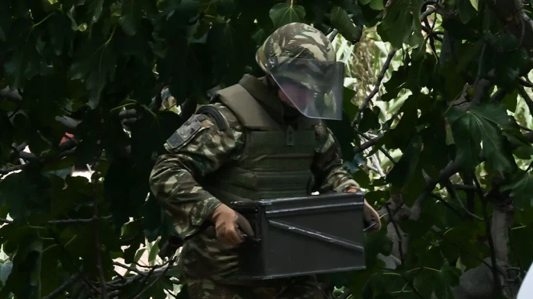 Απομακρύνθηκε το βλήμα στο Παλαιό Φάληρο – Δείτε φωτογραφίες