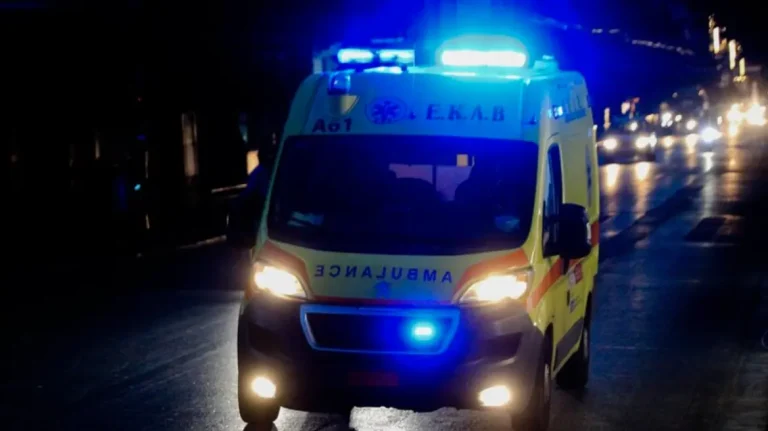 Ατύχημα στη Λ. Ποσειδώνος: Αυτοκίνητο παρέσυρε γυναίκα