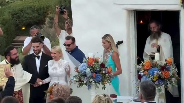 Η δεξίωση μετά τον γάμο του FY και της Αλεξίας – Δείτε φωτογραφίες και βίντεο