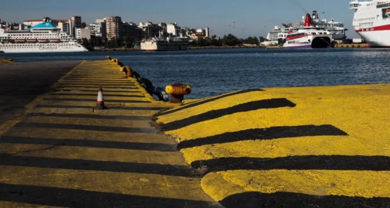 Γυναίκα ανασύρθηκε νεκρή από το λιμάνι στον Πειραιά