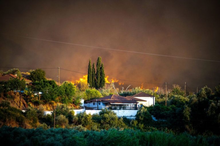 Σε ύφεση τα πύρινα μέτωπα στην Ηλεία – Σε ετοιμότητα η Πυροσβεστική