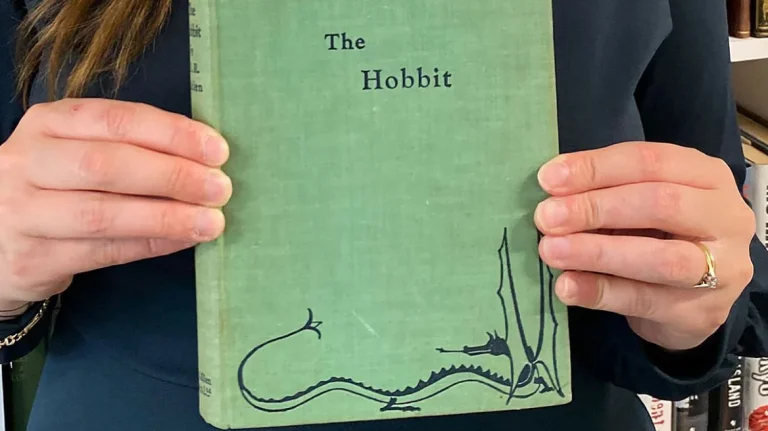 Σπάνια έκδοση του «Χόμπιτ» πωλήθηκε σε δημοπρασία για 50.000 ευρώ