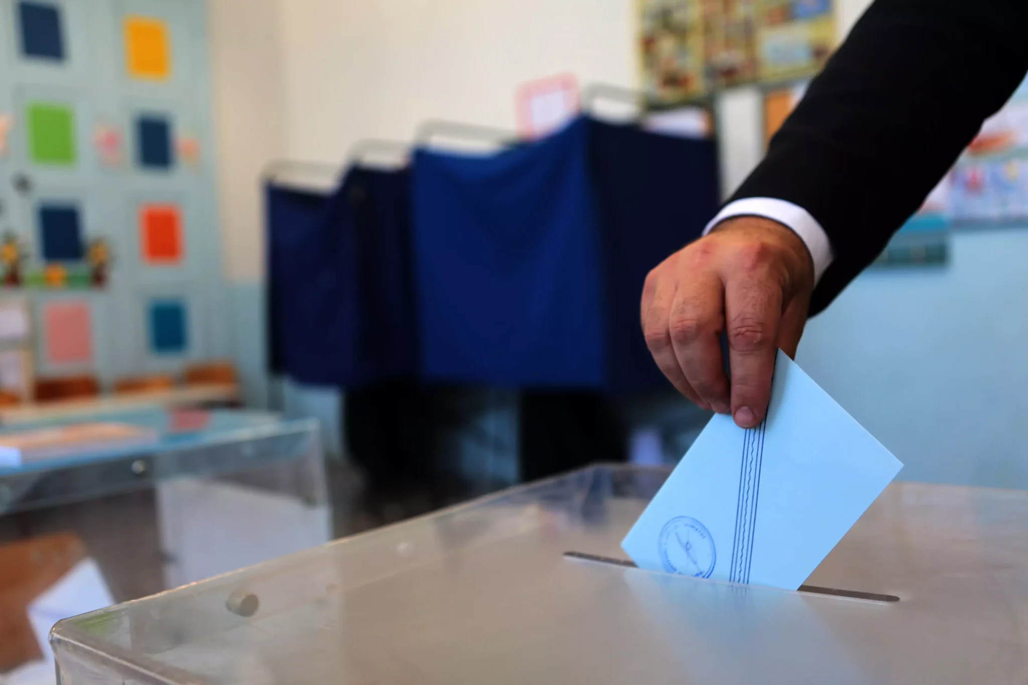 Δημοσκόπηση Interview: Πρώτη η ΝΔ με 25,9% – Τι λένε οι πολίτες για την επιστροφή Τσίπρα