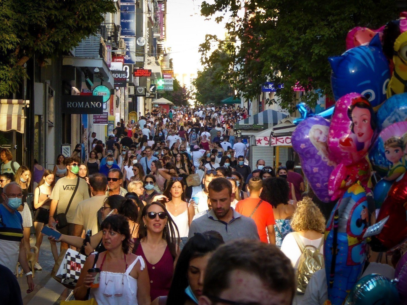 Συνεχίζουν οι προσφορές μετά την λήξη των θερινών εκπτώσεων
