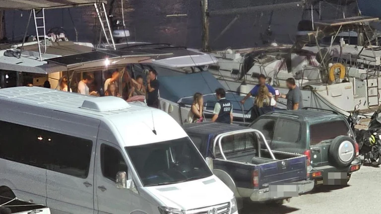 ΑΑΔΕ: Επιχείρηση «Κρουαζιέρα θα σε πάω» στα ημερόπλοια της Σαντορίνης