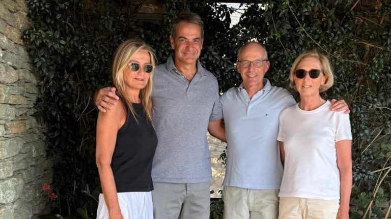 Ο Μητσοτάκης φιλοξένησε τον πρωθυπουργό του Λουξεμβούργου – Δείτε φωτογραφίες