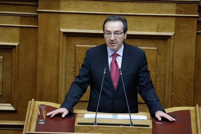Μπούγας: «Μόνο σε 17.000 βαρυποινίτες έχει λείψει ο Τσίπρας»