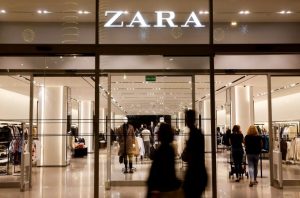 Zara: «Κόπηκαν» δύο διαφημίσεις λόγω υπερβολικά αδύνατων μοντέλων