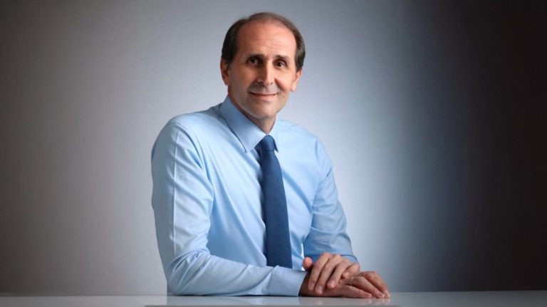 Θλίψη για τον αιφνίδιο θάνατο του Απόστολου Βεσυρόπουλου – Το Σάββατο το τελευταίο «αντίο»