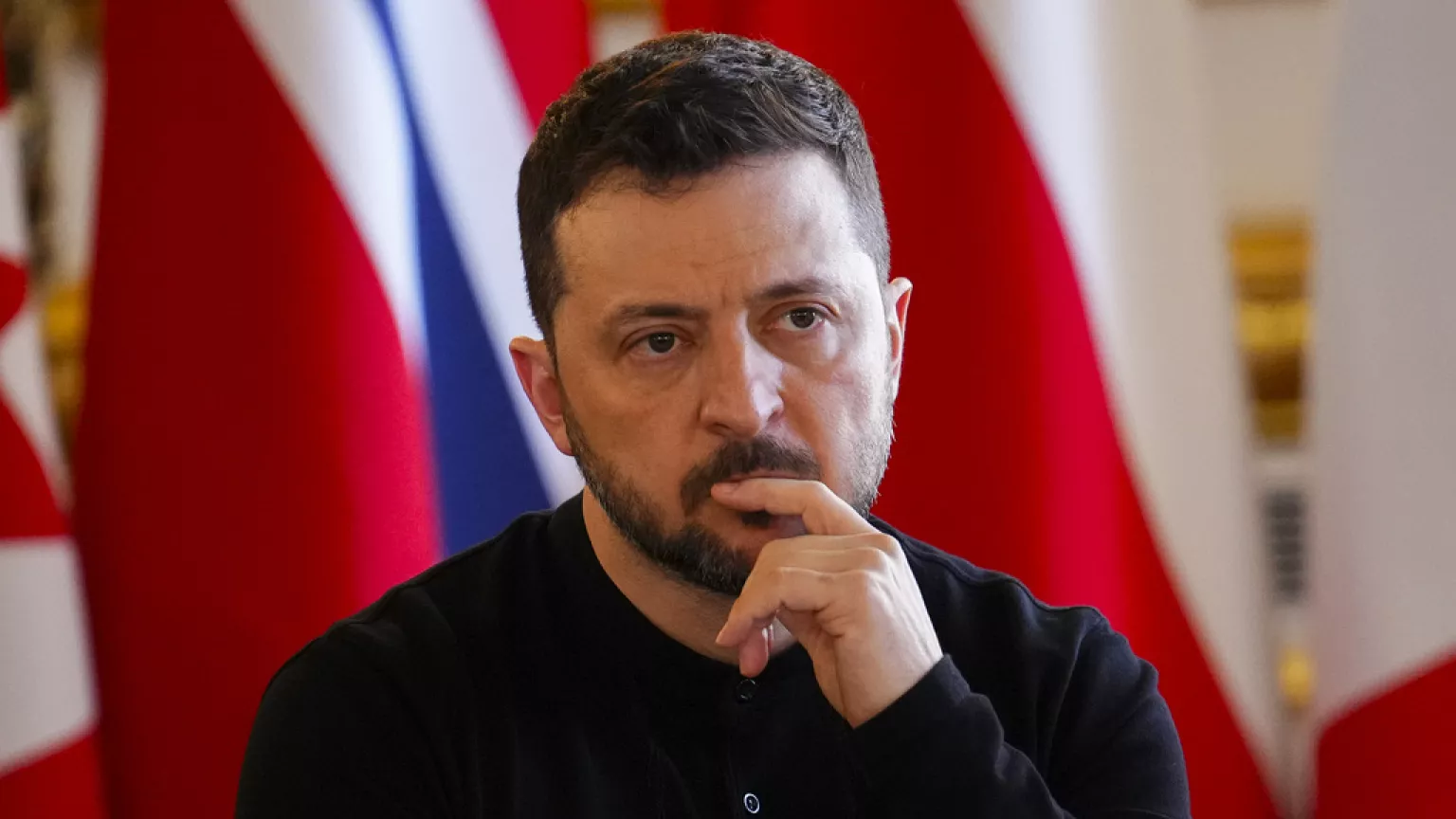 Ζελένσκι: Συμφωνεί για ειρηνευτική λύση μετά τη συνομιλία με Τραμπ