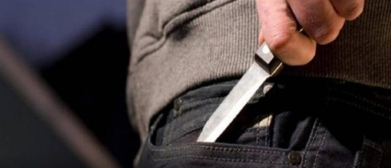 Μοσχάτο: Ληστής απείλησε με μαχαίρι υπάλληλο σούπερ μάρκετ, πήρε χρήματα και εξαφανίστηκε