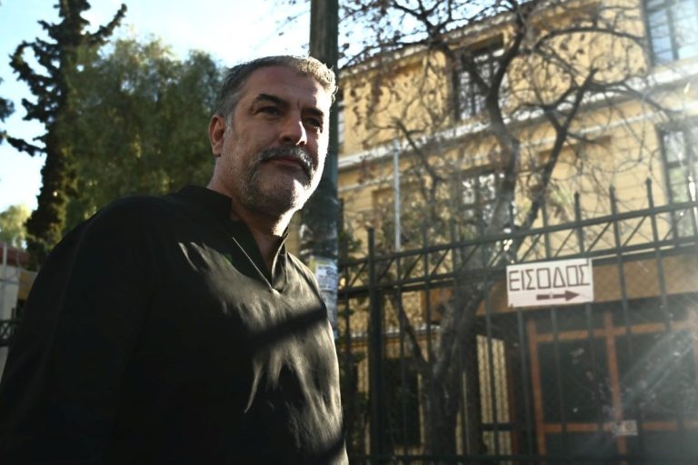 Μπισμπίκης: «Άφησα τα στοιχεία μου σε φυλλάδιο» – Η κατάθεσή του