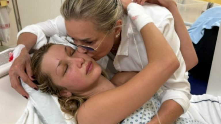 Μπέλα Χαντίντ: Αποκαλύπτει τη σκληρή μάχη που δίνει με τη νόσο του Λάιμ