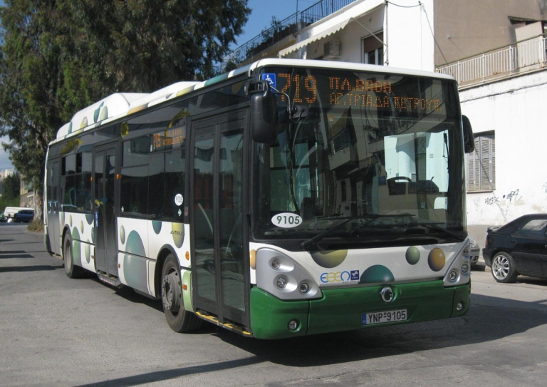 Άγριος ξυλοδαρμός οδηγού λεωφορείου από ανήλικο στο Ίλιον