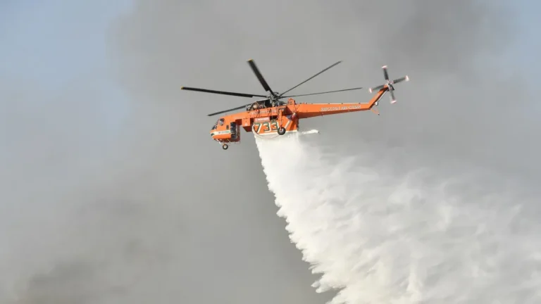 Φωτιά τώρα σε χαμηλή βλάστηση στους Αγίους Θεοδώρους Μαγνησίας
