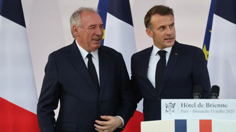 Κατέρρευσε η κυβέρνηση Μπαϊρού στη Γαλλία – Ποιον θα ορίσει πρωθυπουργό ο Μακρόν