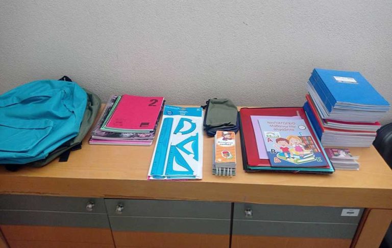 Δ.Μετεώρων: 40 ευάλωτες κοινωνικά οικογένειες ενισχύθηκαν με σχολικά είδη
