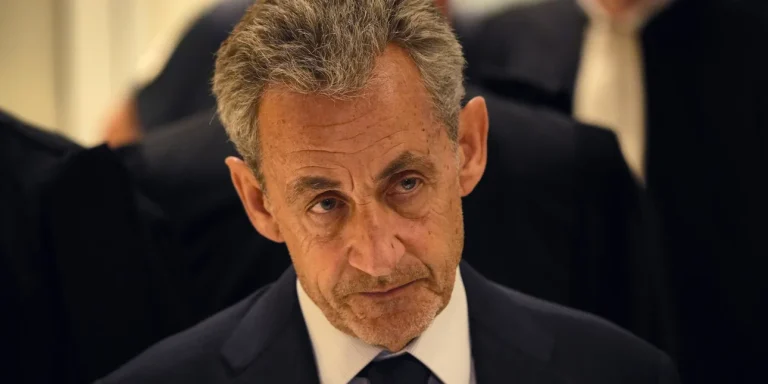 Σαρκοζί: Σε πτέρυγα VIP, με ντους στο κελί- Θα πληρώνει να δει τηλεόραση