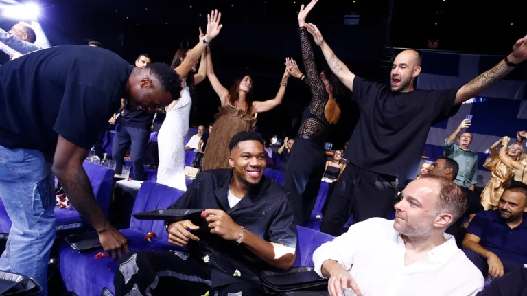 Εθνική ομάδα: Τα «έσπασαν» στα μπουζούκια για το χάλκινο στο Eurobasket – Δείτε βίντεο