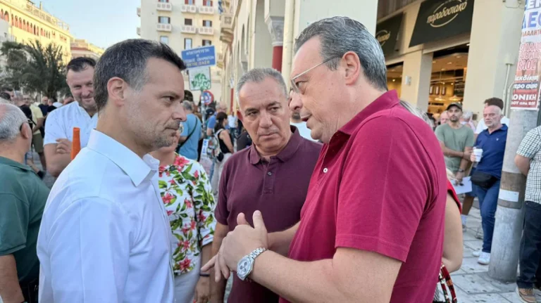 Συνάντηση Φάμελλου – Δούκα σε διαδήλωση στη Θεσσαλονίκη