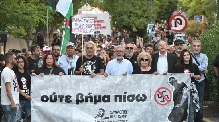 Πλήθος κόσμου στη συγκέντρωση για τα 12 χρόνια από τη δολοφονία του Παύλου Φύσσα