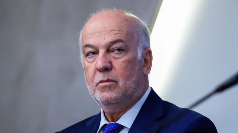 Φλωρίδης για Τέμπη: Εδώ και 2,5 χρόνια ποτέ δεν υποβλήθηκε αίτημα εκταφής για ταυτοποίηση