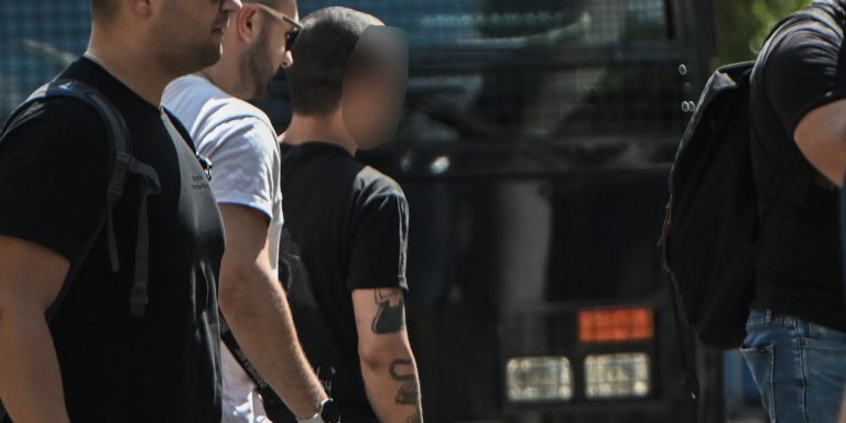 Η επίθεση του Γ. Μάλαμα στους αστυνομικούς: «Θα σας γ@@@σω κ@@@μπατσοι, θα έρθω να σας βρω στα σπίτια σας»